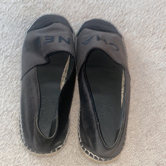 CHANEL logo velvet espadrilles/flats - Picture 3 of 3